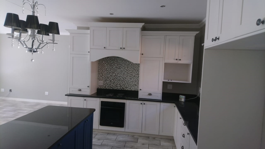 To Let 3 Bedroom Property for Rent in Hillside Free State